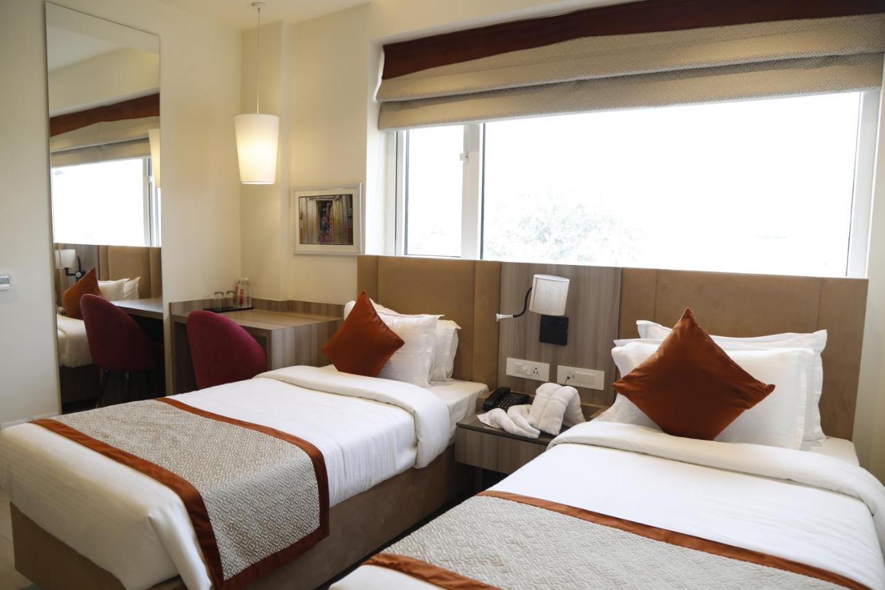 Hotel The Royal Vista Waranasi Zewnętrze zdjęcie