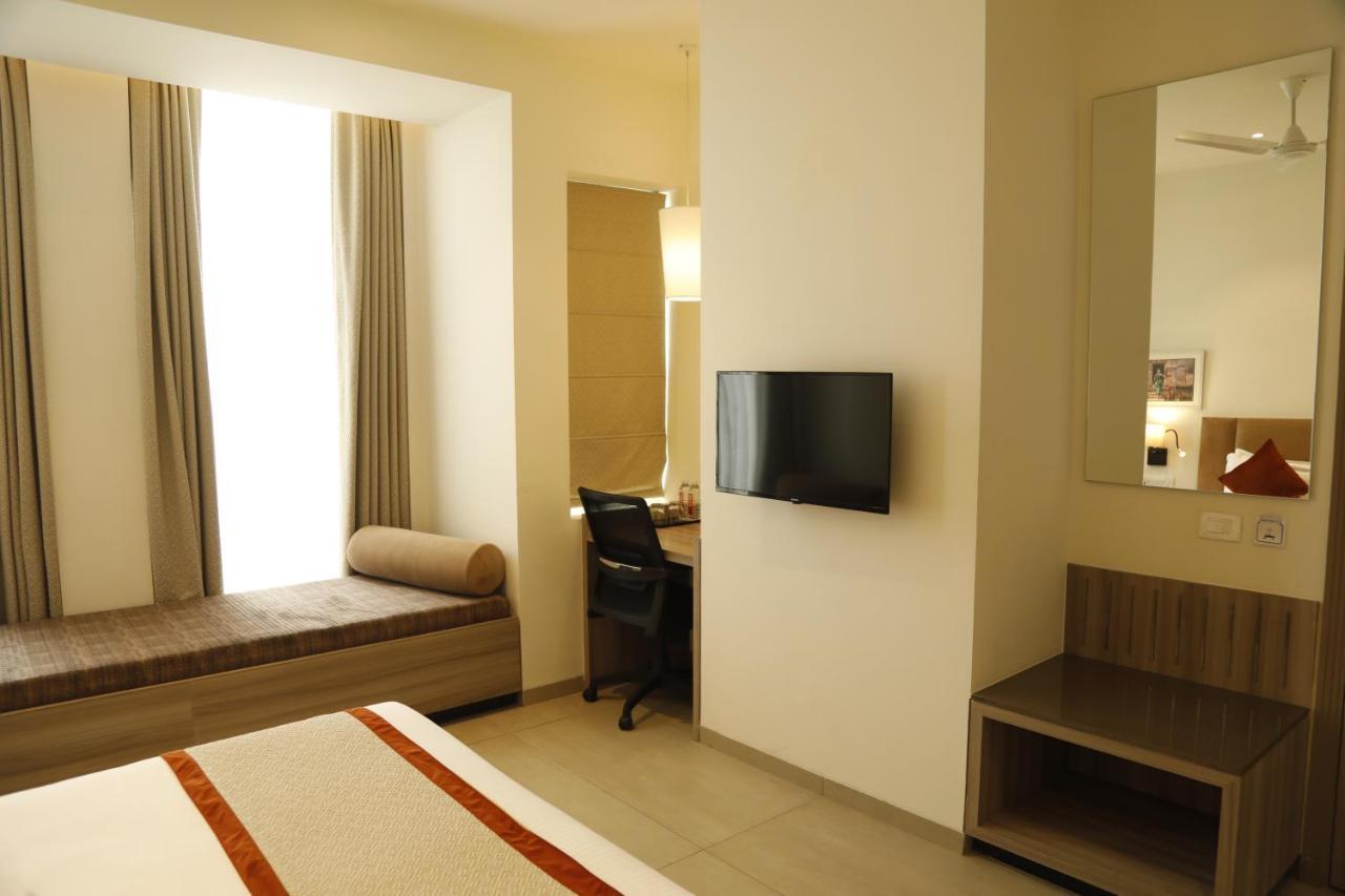 Hotel The Royal Vista Waranasi Zewnętrze zdjęcie