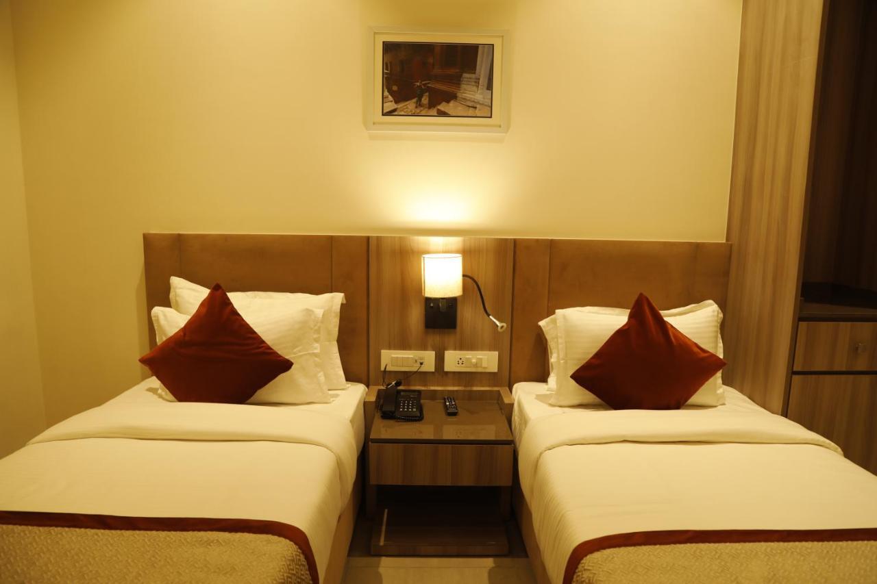 Hotel The Royal Vista Waranasi Zewnętrze zdjęcie