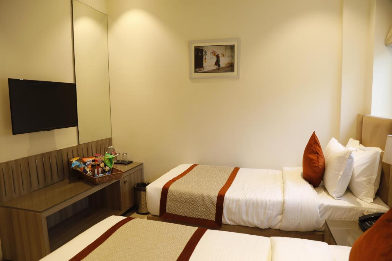 Hotel The Royal Vista Waranasi Zewnętrze zdjęcie