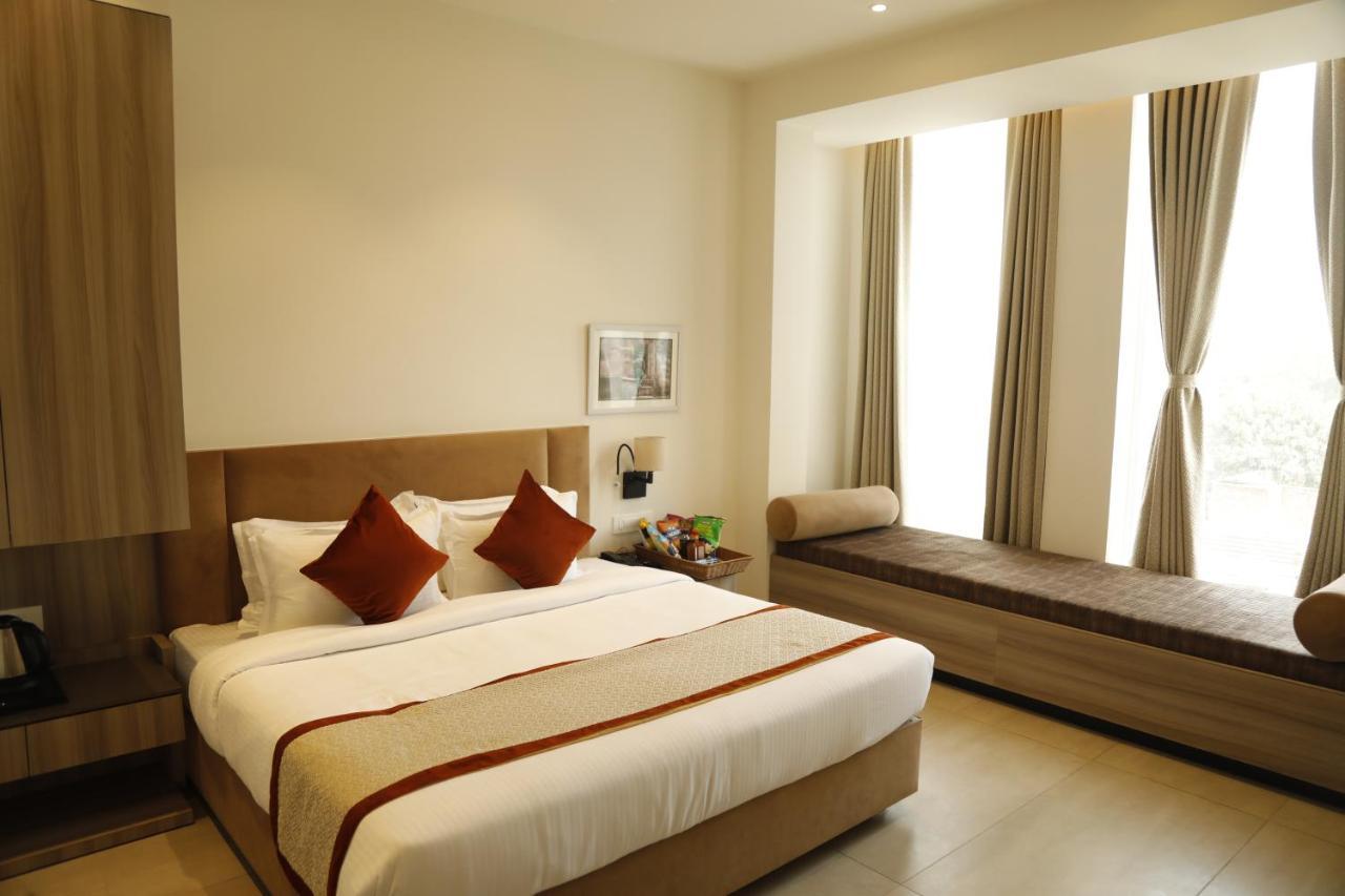 Hotel The Royal Vista Waranasi Zewnętrze zdjęcie