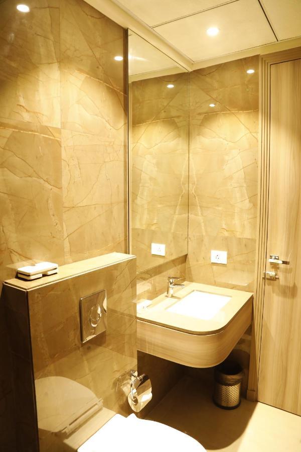 Hotel The Royal Vista Waranasi Zewnętrze zdjęcie